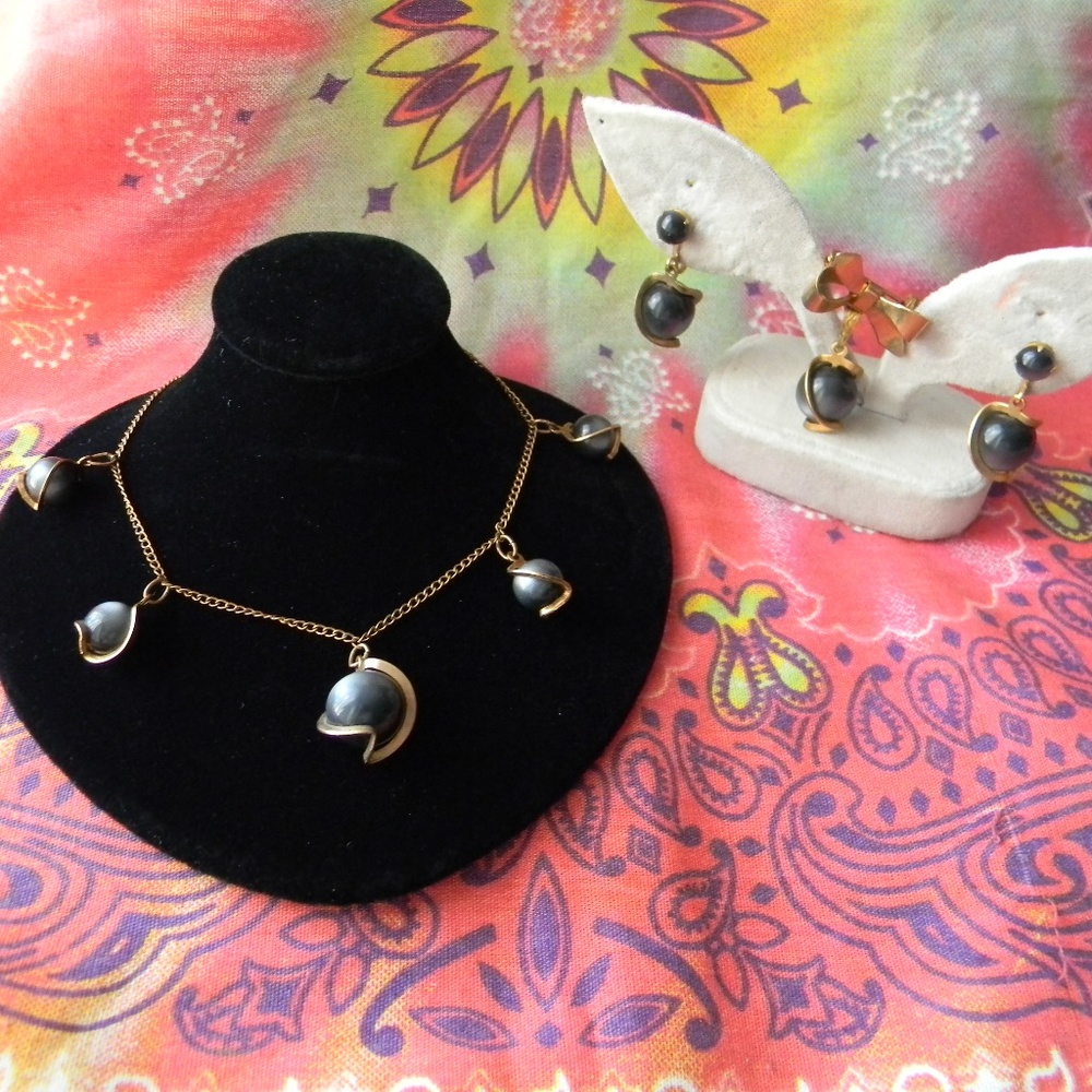 Vintage Medium/Large Grey Faux Pearl Set